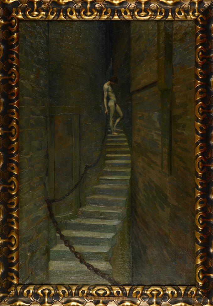Homme descendant un escalier